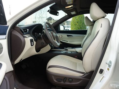 Used 2021 INFINITI QX50 Autograph w/ Premium White Leather Package FWD image 16