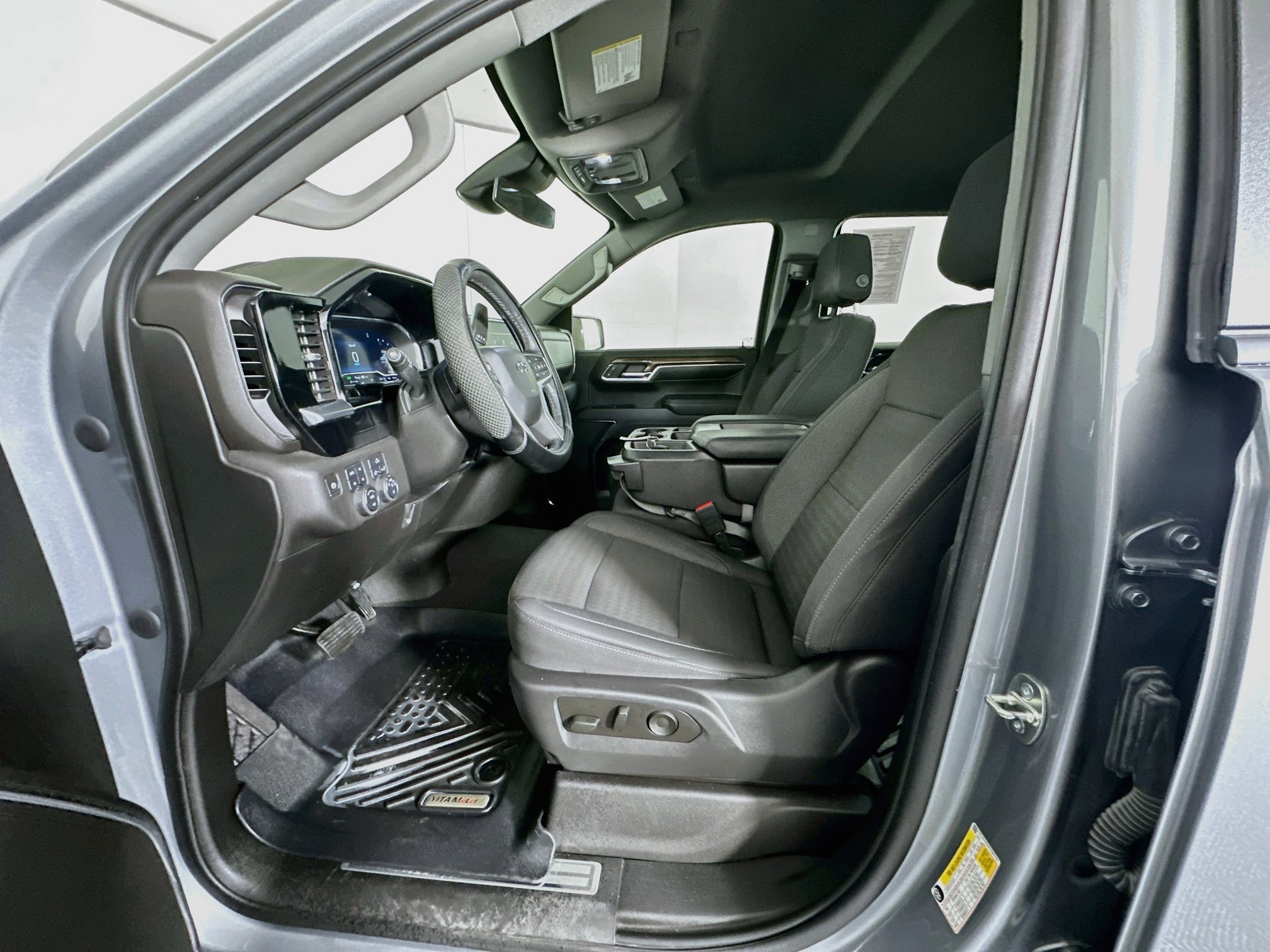 Used 2023 Chevrolet Silverado 1500 RST w/ Z71 Off-Road Package AWD/4WD image 13