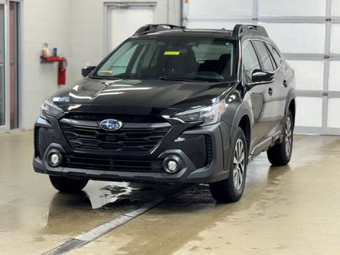 Used 2024 Subaru Outback Premium image 3