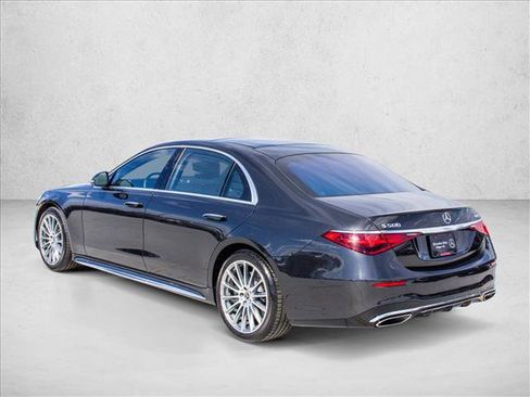Used 2022 Mercedes-Benz S 500 4MATIC w/ AMG Line Package image 7