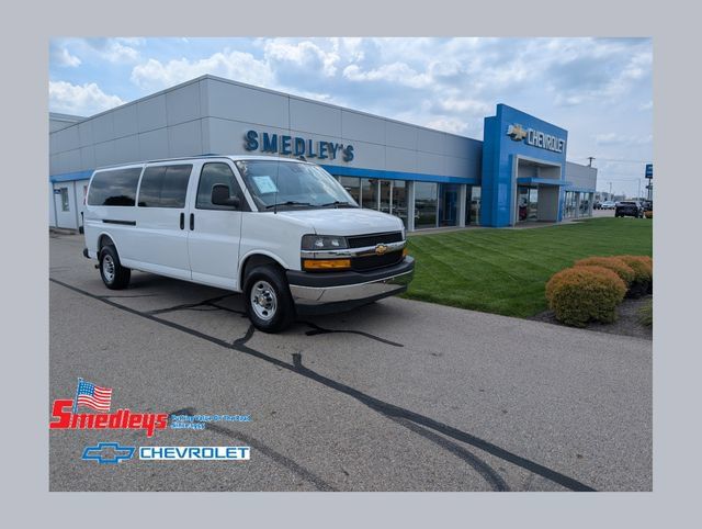 Used 2025 Chevrolet Express 3500 LT w/ LT Preferred Equipment Group RWD image 1