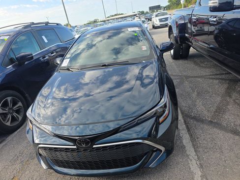 Used 2019 Toyota Corolla XSE FWD image 2