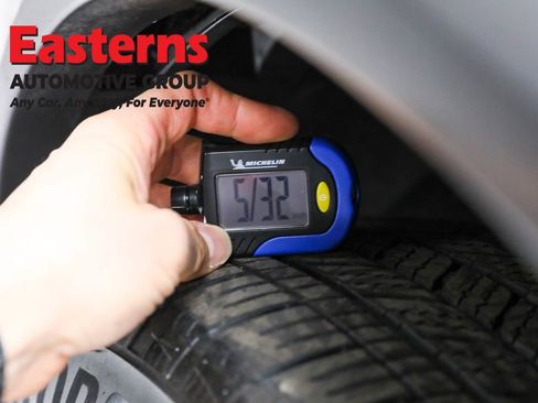 Used 2023 Nissan Rogue S image 28