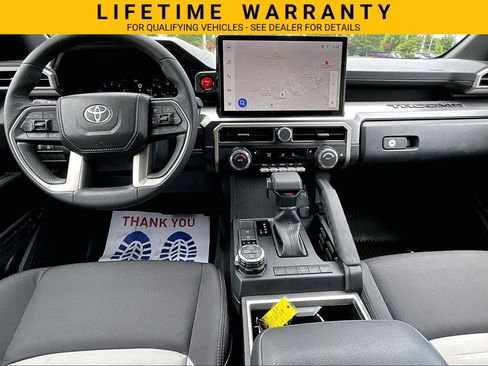 Used 2025 Toyota Tacoma TRD Off-Road AWD/4WD image 16
