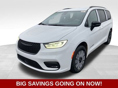 New 2026 Chrysler Pacifica Select