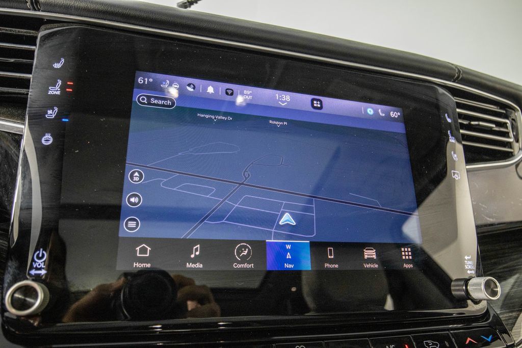 Used 2022 Jeep Wagoneer Series III w/ Premium Group I AWD/4WD image 23