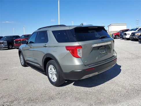 Used 2020 Ford Explorer XLT w/ Equipment Group 202A image 6