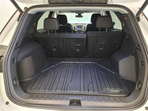 Used 2022 Chevrolet Equinox LT w/ Driver Convenience Package image 12