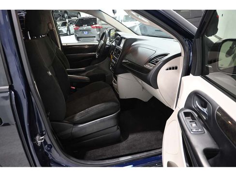 Used 2015 Dodge Grand Caravan SXT FWD image 15