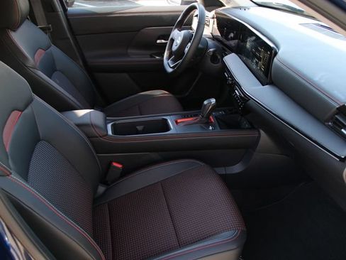 Certified 2025 Nissan Kicks SR AWD/4WD image 31