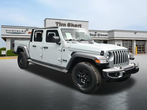 Used 2023 Jeep Gladiator Sport AWD/4WD image 7