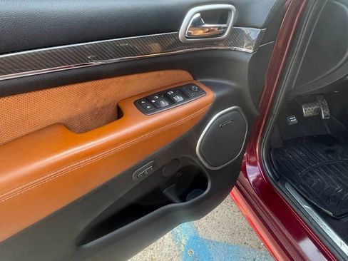 Used 2017 Jeep Grand Cherokee SRT image 15