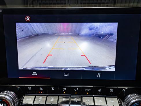 Used 2023 GMC Canyon AT4 w/ AT4 Premium Package image 17