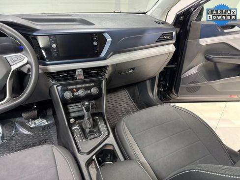 Used 2024 Volkswagen Taos SE image 21