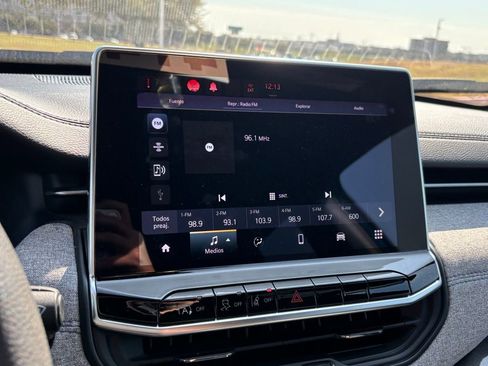 Used 2024 Jeep Compass Sport image 9