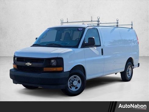 Used 2017 Chevrolet Express 2500 image 1