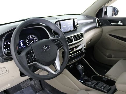 Used 2019 Hyundai Tucson SE image 16