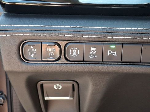 Used 2023 Acura MDX SH-AWD w/ Advance Package image 29