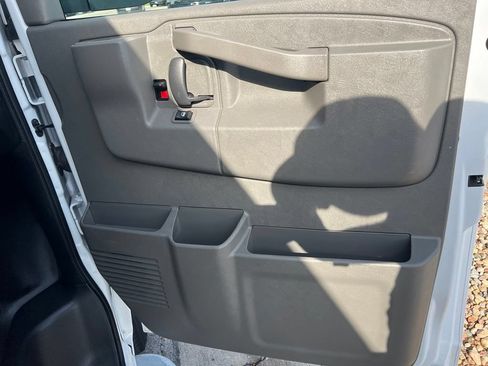 Used 2025 Chevrolet Express 2500 w/ Driver Convenience Package RWD image 27