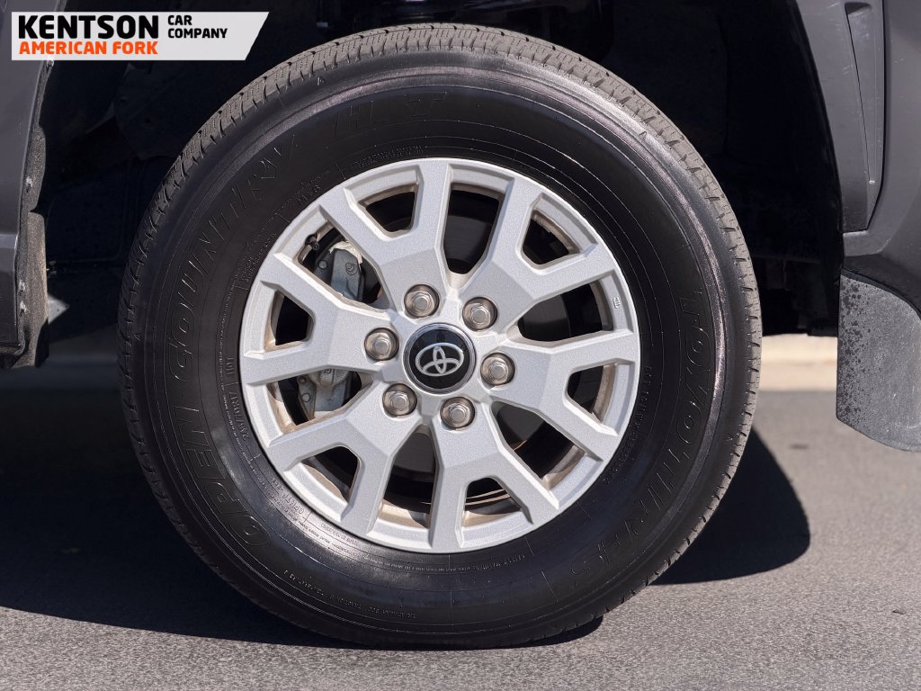 Used 2025 Toyota Tacoma SR5 AWD/4WD image 12