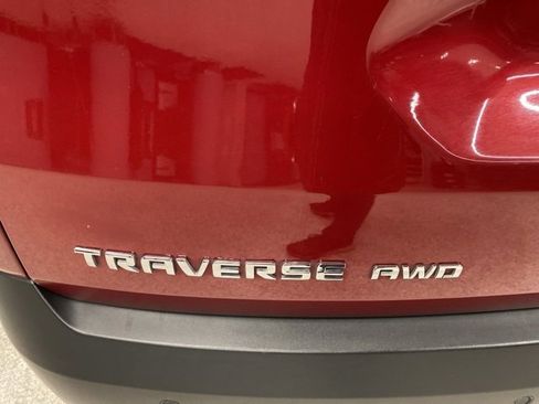 Certified 2021 Chevrolet Traverse LT w/ LT Premium Package image 8