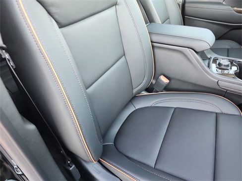 Used 2023 GMC Acadia AT4 w/ Technology Package image 26