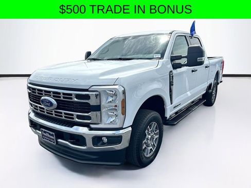 Certified 2025 Ford F250 XLT AWD/4WD image 3