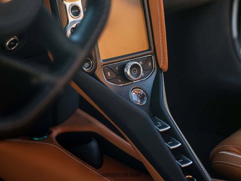 Used 2022 McLaren 720S Spider image 38