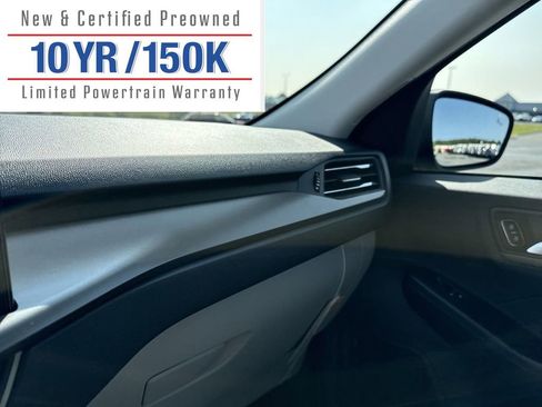 Used 2024 Ford Escape SE image 25