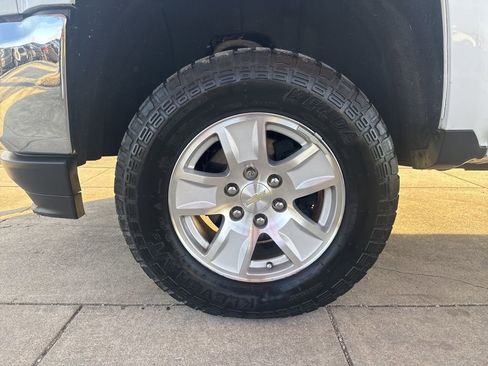 Used 2018 Chevrolet Silverado 1500 LT w/ All Star Edition image 23