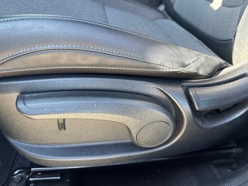 Used 2025 Kia Seltos S FWD image 14