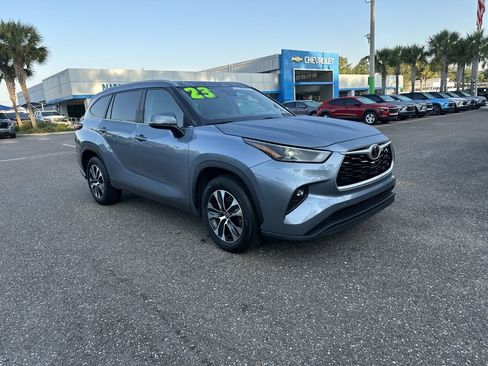 Used 2023 Toyota Highlander XLE image 10