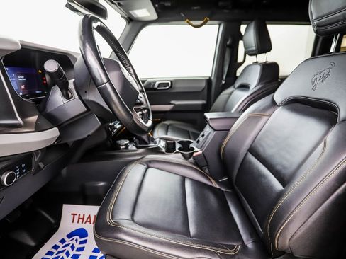 Used 2021 Ford Bronco Badlands image 9