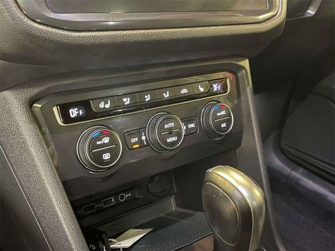 Used 2022 Volkswagen Taos S image 29