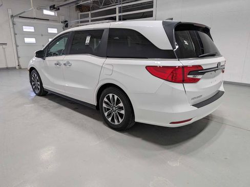 Certified 2024 Honda Odyssey EX-L image 10