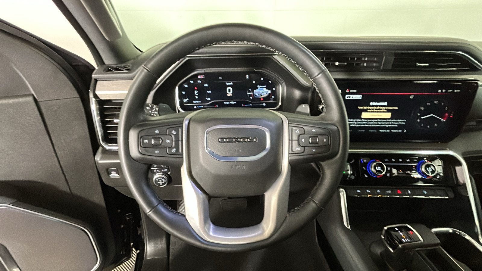 Used 2025 GMC Sierra 1500 Denali AWD/4WD image 17