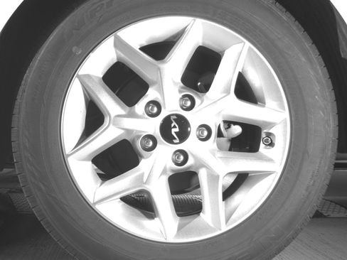 Used 2025 Kia Soul LX w/ LX Technology Package FWD image 14