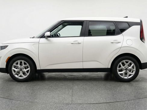 Used 2025 Kia Soul LX w/ LX Technology Package FWD image 5