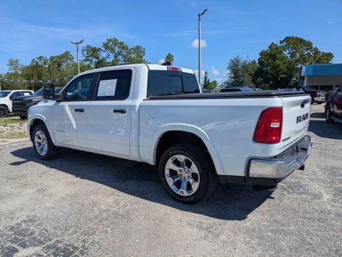 Used 2025 RAM 1500 Big Horn AWD/4WD image 6