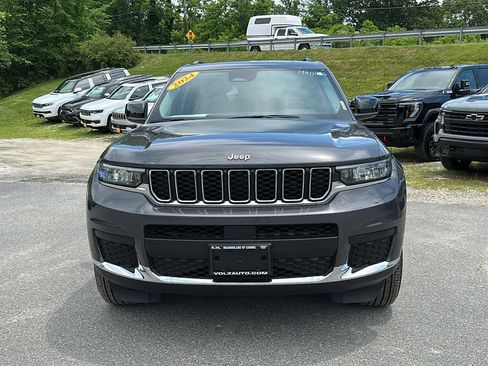 Used 2024 Jeep Grand Cherokee L Laredo w/ Trailer Tow Package image 8