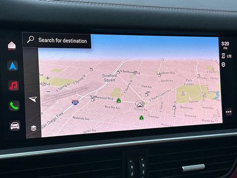 Certified 2023 Porsche Cayenne Platinum Edition image 19