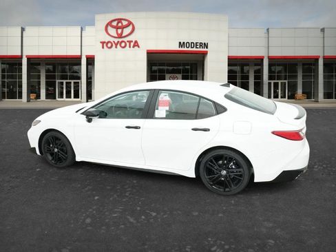 New 2026 Toyota Camry Hybrid FWD image 22