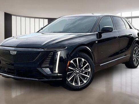 New 2027 Cadillac Lyriq Sport w/ LPO, Floor Liner Package AWD/4WD image 1