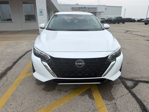 Used 2025 Nissan Sentra SV FWD image 3
