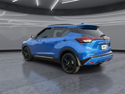 Used 2023 Nissan Kicks SR image 4