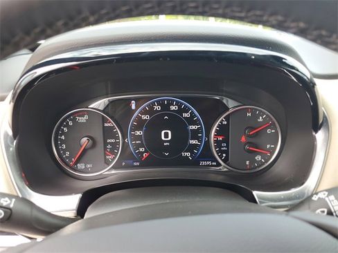 Used 2023 Chevrolet Traverse Premier image 21