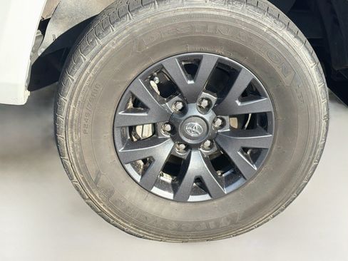 Used 2023 Toyota Tacoma SR5 RWD image 9