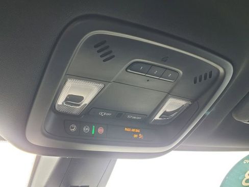 Certified 2023 Chevrolet Traverse LT FWD image 35