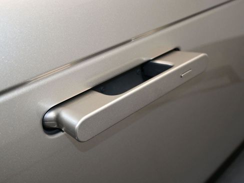 Used 2023 Land Rover Range Rover Long Wheelbase Autobiography image 25