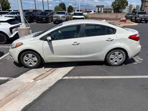 Used 2014 Kia Forte LX FWD image 2
